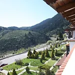 Hotel Montana Karpenísion
