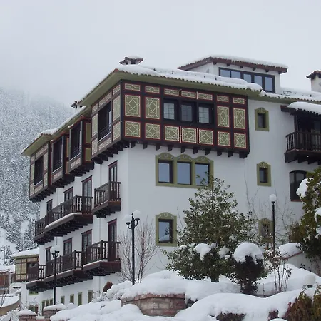 Hotel Montana Karpenísion