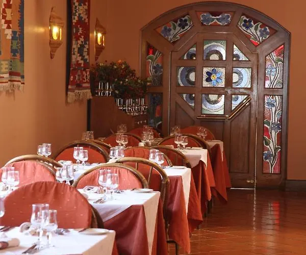 Montana Hotel Karpenísion